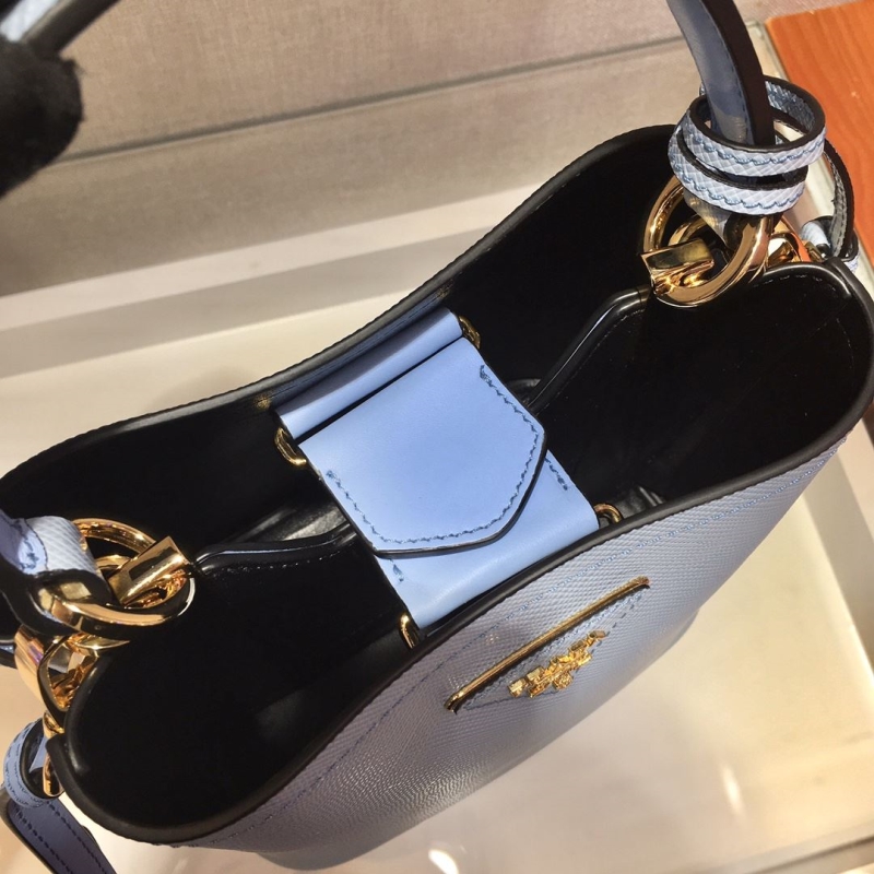 Pra*a top handle bags